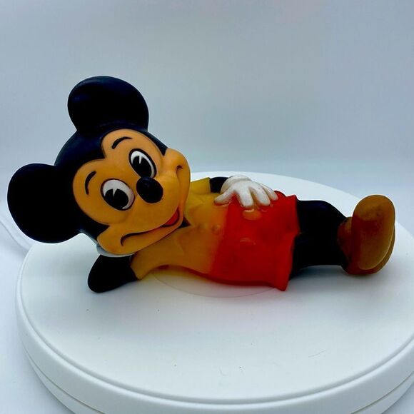 Vintage Relaxing Mickey Mouse Figurine - Classic Disney Collectible - Picture 7 of 8